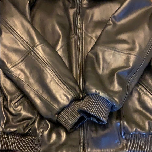 Leather coat - Picture 3 of 6